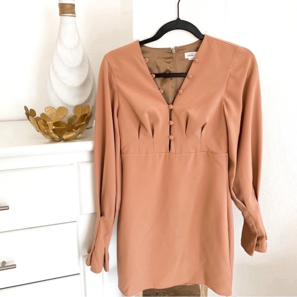 NWOT Lovers + Friends Elena Mini Dress in Neutral Peach Size Small - Picture 5 of 16
